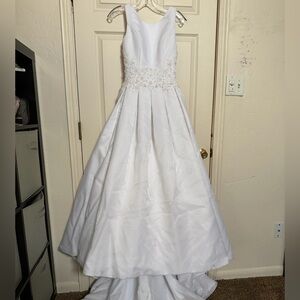 Late 90’s/Early 2000s Oleg Cassini White High Neck Sleeveless Wedding Dress